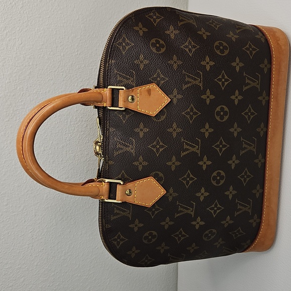 Authentic Louis Vuitton LV Alma PM Monogram Handbag W/ Lock & Key - Picture 7 of 16
